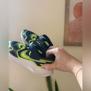 Nike Kids' Black and Bright Yellow Sneakers